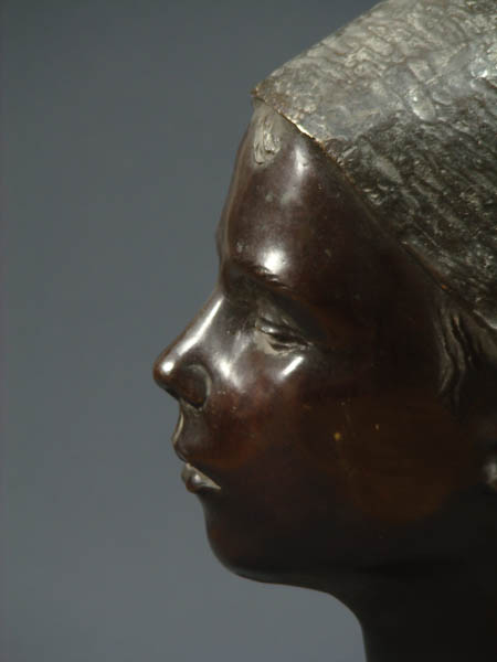 A bronze bust of a boy, attributed to Yrurtia.Ca 1910 
